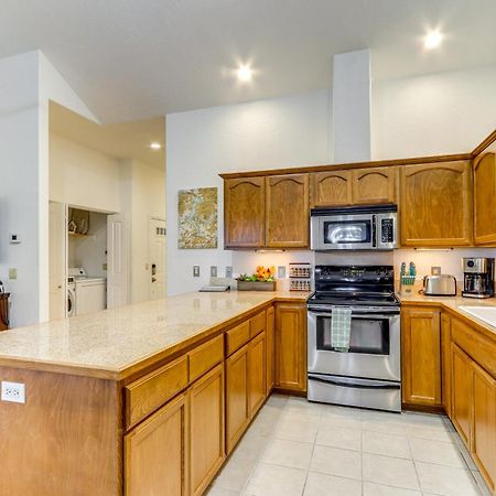 Modern Coeur Dalene Getaway Condo Walk Downtown! コー・ダリーン エクステリア 写真