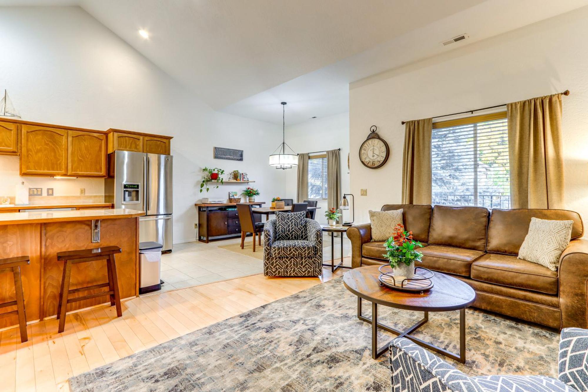 Modern Coeur Dalene Getaway Condo Walk Downtown! コー・ダリーン エクステリア 写真